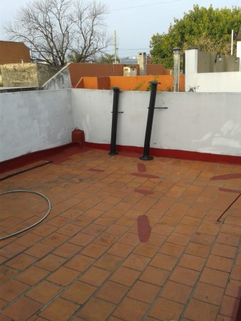 PH DE 3 AMBIENTES, CON ENTRADA INDIVIDUAL POR PASILLO, VALENTIN ALSINA, LANUS.      