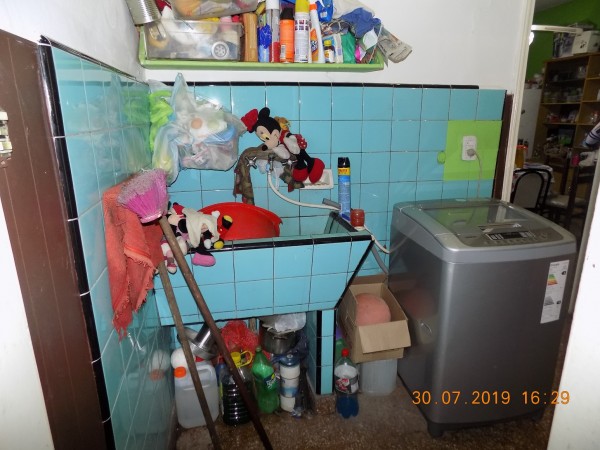 CASA DE ESTILO MIXTO DE 3 AMBIENTES MAS DEPARTAMENTO DE DOS AMBIENTES AL FONDO, IDEAL DOS FAMILIAS.