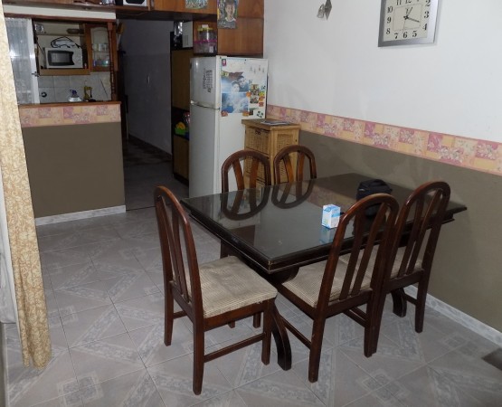 PH AL FRENTE DE 3 AMBIENTES, CON PATIO, TOTALMENTE INDEPENDIENTE. REFACCIONADO.