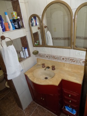 PH AL FRENTE DE 3 AMBIENTES, CON PATIO, TOTALMENTE INDEPENDIENTE. REFACCIONADO.