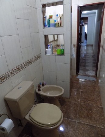 PH AL FRENTE DE 3 AMBIENTES, CON PATIO, TOTALMENTE INDEPENDIENTE. REFACCIONADO.