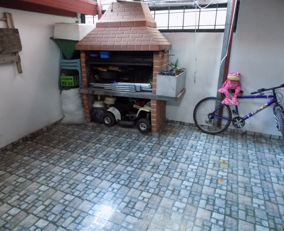 PH AL FRENTE DE 3 AMBIENTES, CON PATIO, TOTALMENTE INDEPENDIENTE. REFACCIONADO.