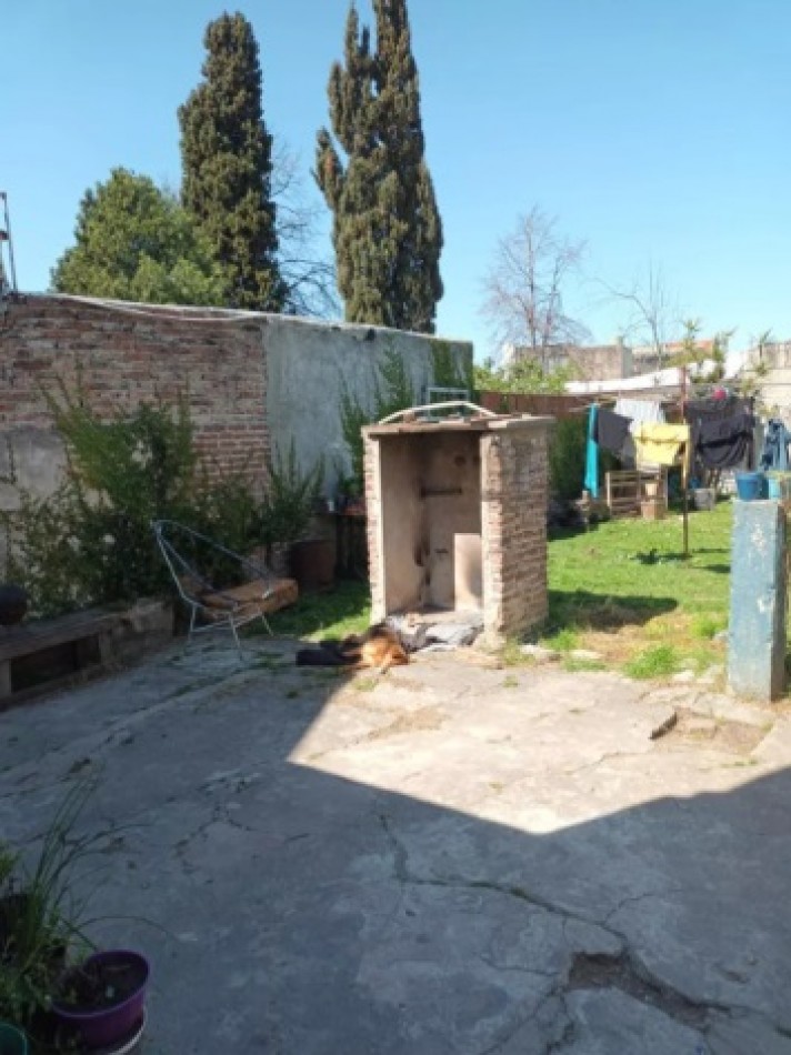 LOTE DE TERRENO DE 10 METROS DE FRENTE X 39 METROS DE FONDO CON CASA A DEMOLER, LANUS.