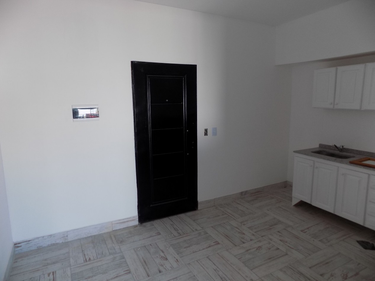 DEPARTAMENTOS MONOAMBIENTE DIVIDIDOS AL CONTRA FRENTE CON BALCON, 31M2.