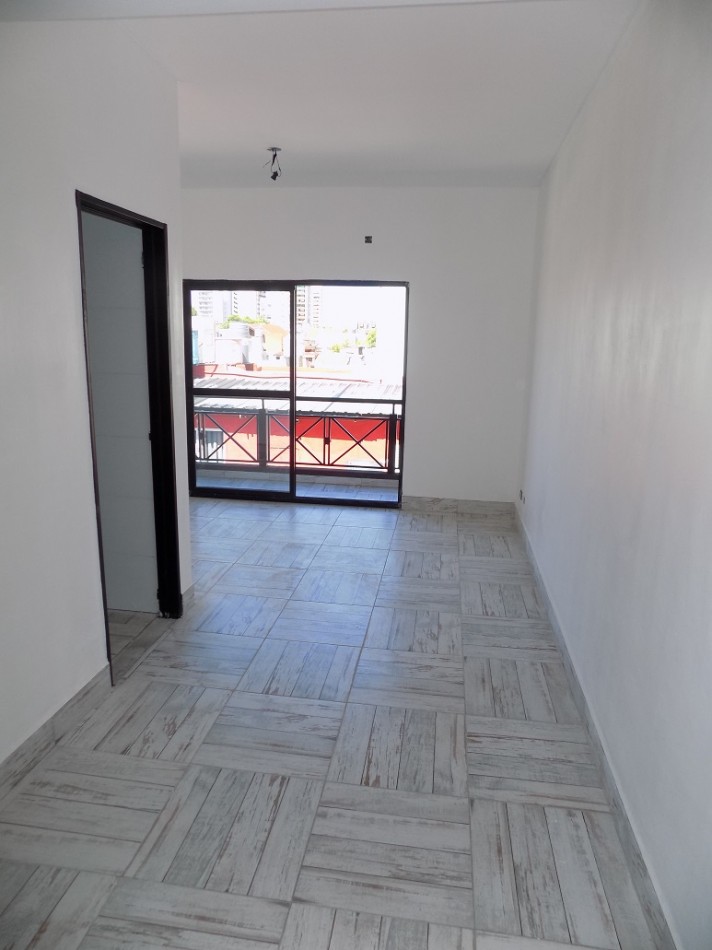 DEPARTAMENTOS MONOAMBIENTE DIVIDIDOS AL CONTRA FRENTE CON BALCON, 31M2.
