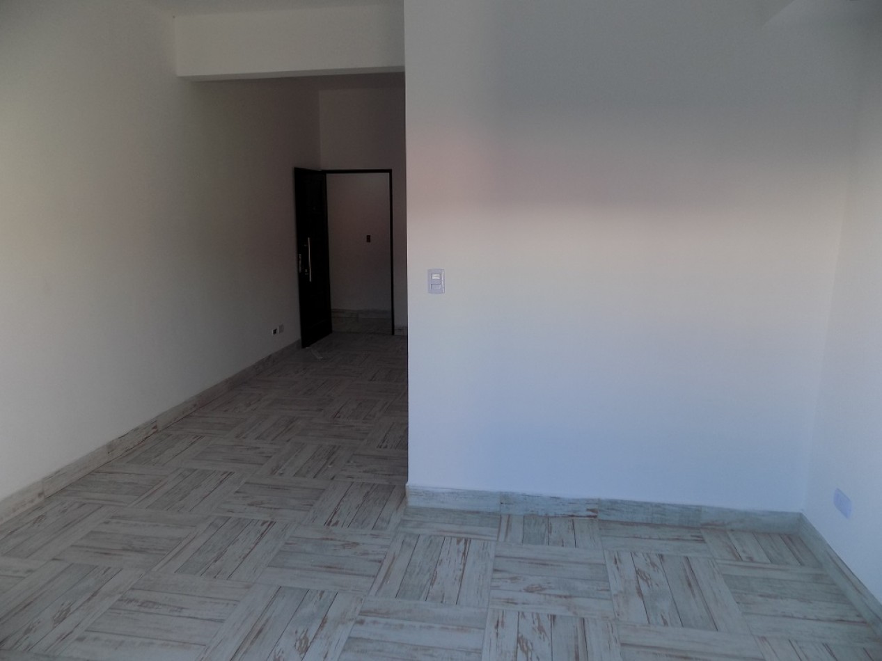 DEPARTAMENTOS MONOAMBIENTE DIVIDIDOS AL CONTRA FRENTE CON BALCON, 31M2.