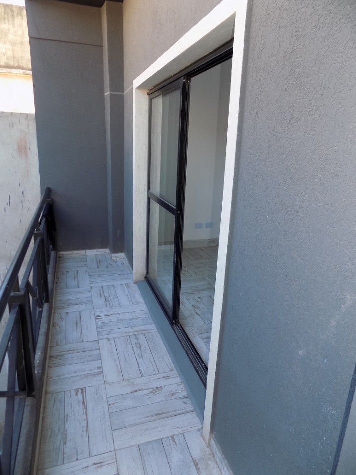 DEPARTAMENTOS MONOAMBIENTE DIVIDIDOS AL CONTRA FRENTE CON BALCON, 31M2.