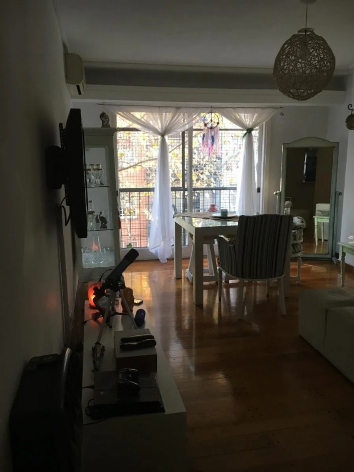 EXCELENTE DEPARTAMENTO DE 3 AMBIENTES, MUY BUENA UBICACION, A METROS DE LANUSITA.