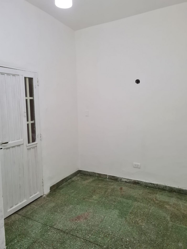 PH TIPO CASA EN PLANTA BAJA AL FRENTE DE 2 AMBIENTES. INGRESO INDEPENDIENTE.