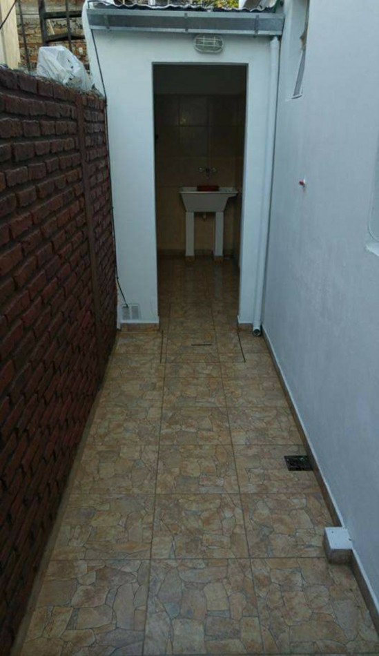 PH TIPO CASA EN PLANTA BAJA AL FRENTE DE 2 AMBIENTES. INGRESO INDEPENDIENTE.