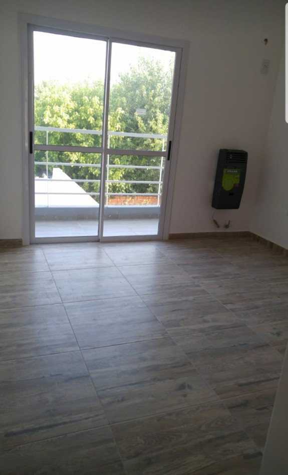 DEPARTAMENTO 2 AMBIENTES CON COCHERA