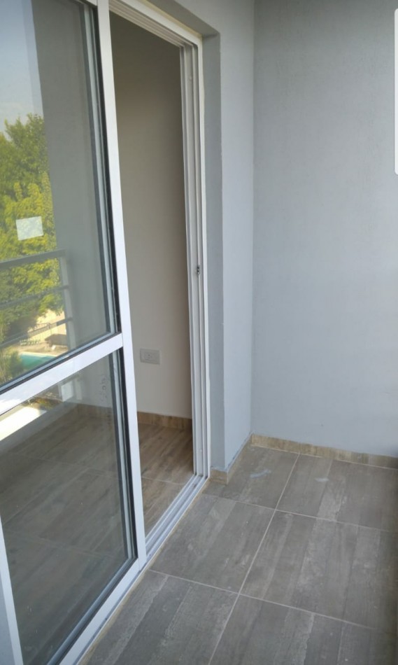 DEPARTAMENTO 2 AMBIENTES CON COCHERA