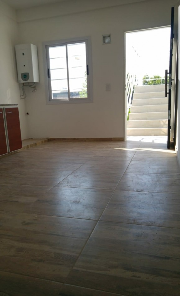 DEPARTAMENTO 2 AMBIENTES CON COCHERA