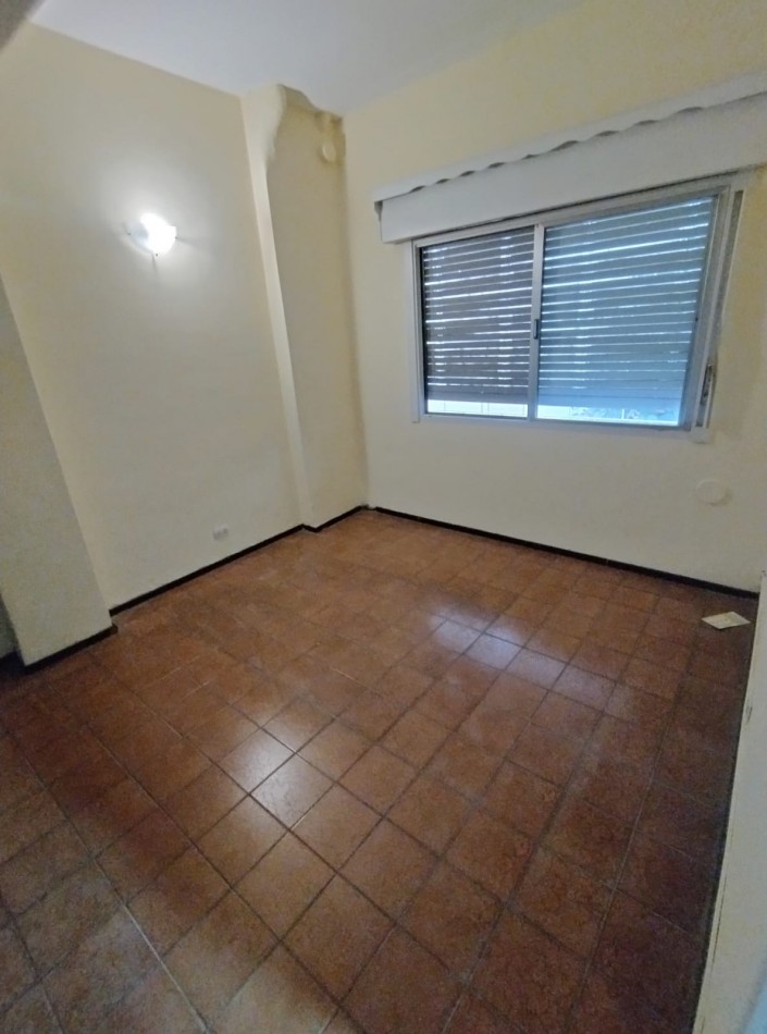 PH EN PLANTA BAJA AL FRENTE DE 3 AMBIENTES CON ENTRADA INDEPENDIENTE.