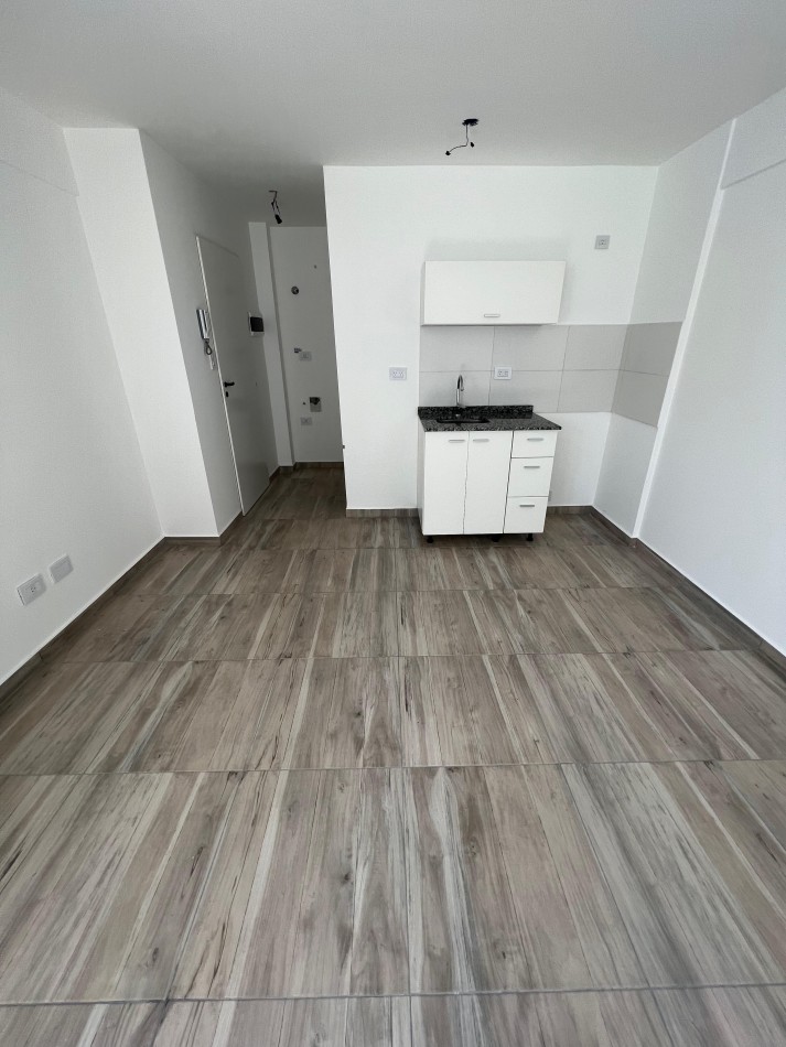 DEPARTAMENTO MONOAMBIENTE EN PISO 2, DTO F, INTERNO, 26 M2. LOMAS DE ZAMORA.