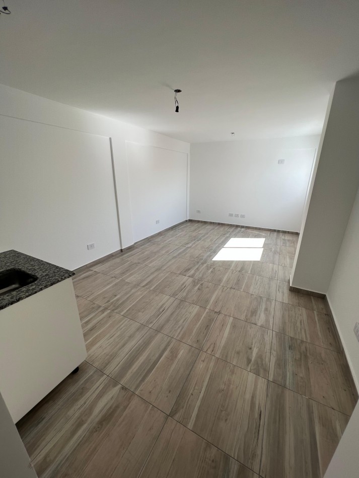 DEPARTAMENTO MONOAMBIENTE EN PISO 2, DTO F, INTERNO, 26 M2. LOMAS DE ZAMORA.