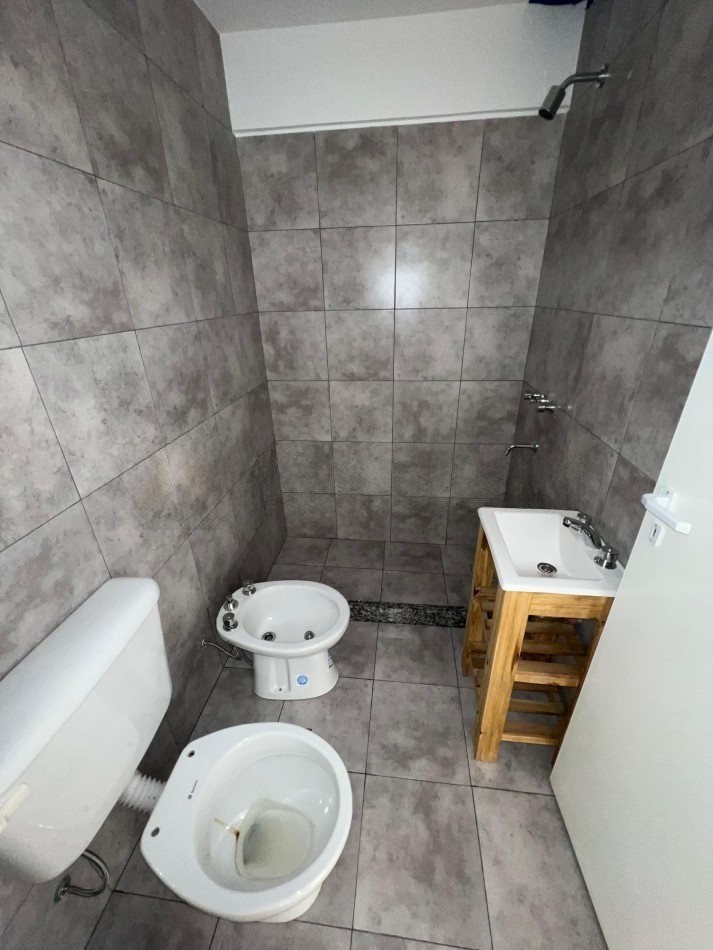 DEPARTAMENTO MONOAMBIENTE EN PISO 2, DTO F, INTERNO, 26 M2. LOMAS DE ZAMORA.