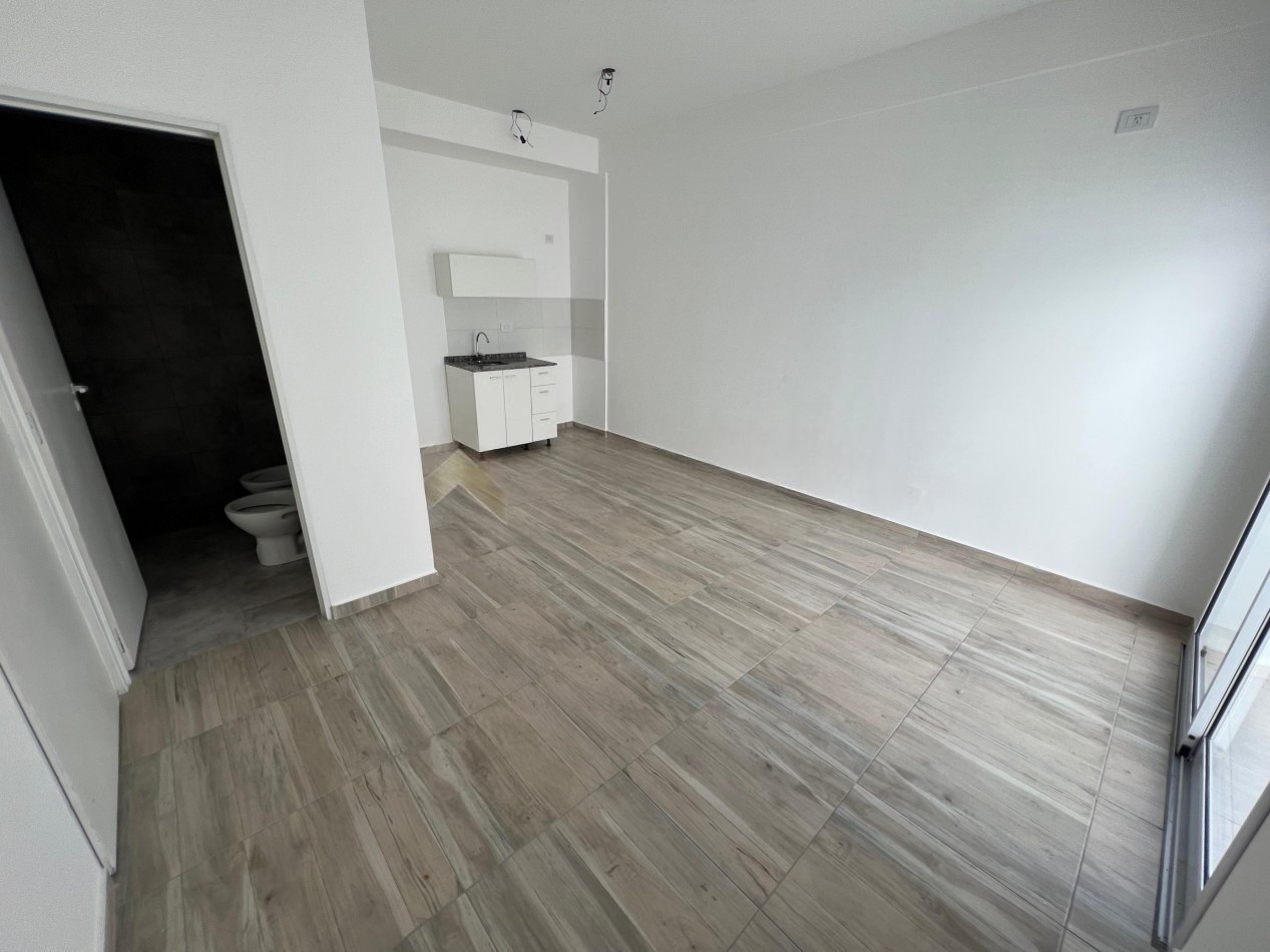 DEPARTAMENTO MONOAMBIENTE EN 2° PISO DTO G , CONTRAFRENTE, CON BALCON, LOMAS DE ZAMORA.