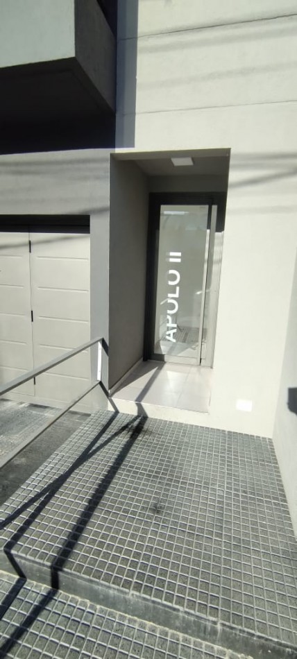 MONOAMBIENTE EN 1ER PISO, DTO C, 21M2, BANFIELD.