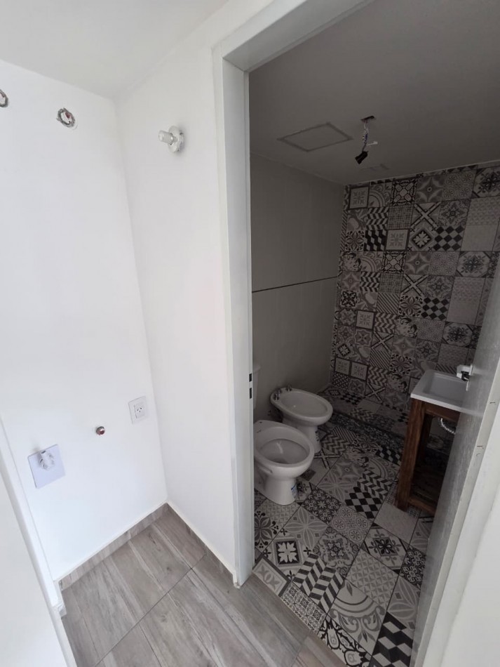 MONOAMBIENTE A ESTRENAR, 2°PISO, DTO D, FONDO, 21M2.