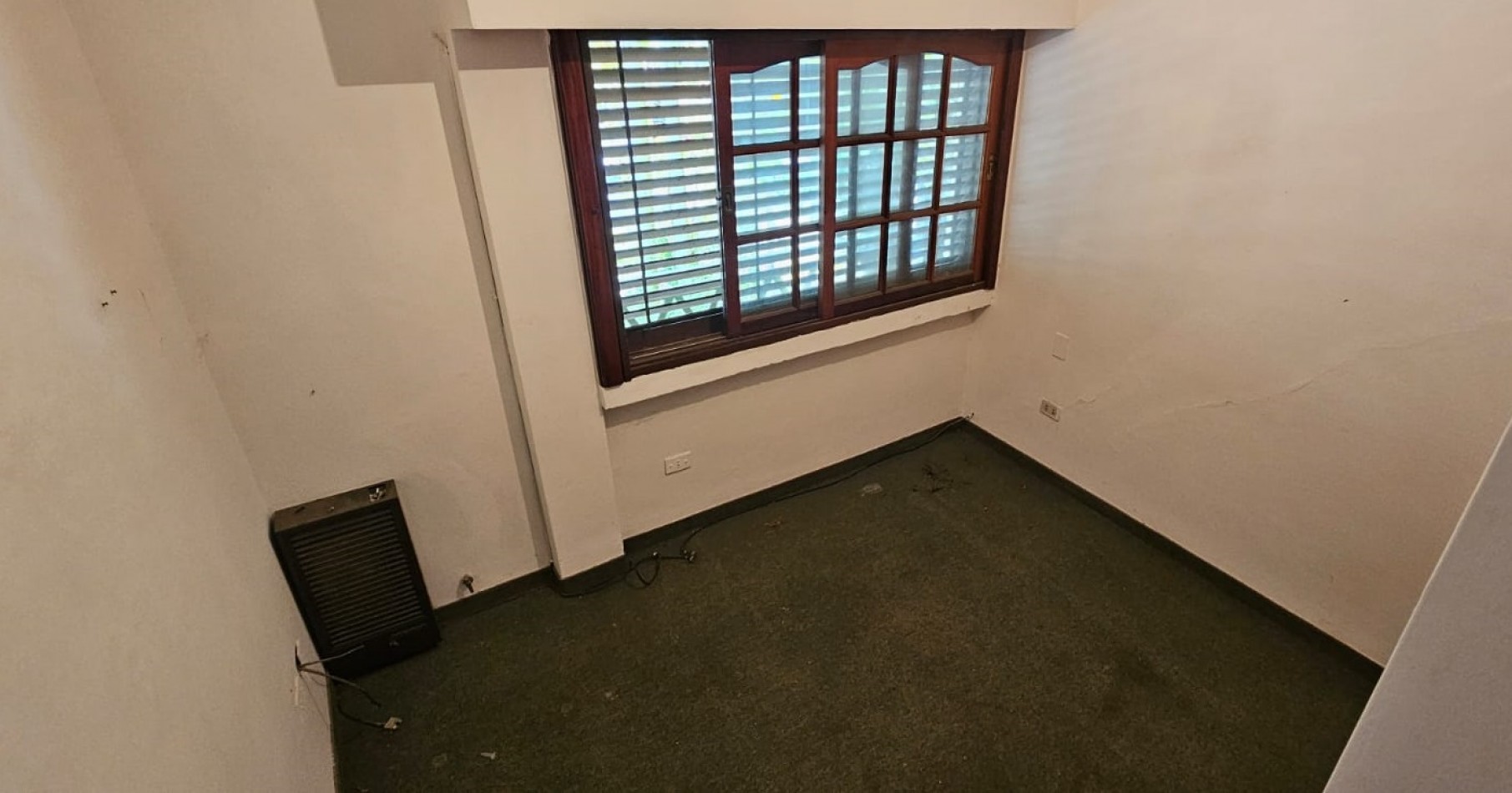 LOCAL COMERCIAL DE 80M2, CON VIVIENDA DE 4 AMBIENTES. 