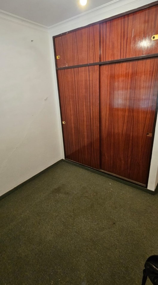 LOCAL COMERCIAL DE 80M2, CON VIVIENDA DE 4 AMBIENTES. 