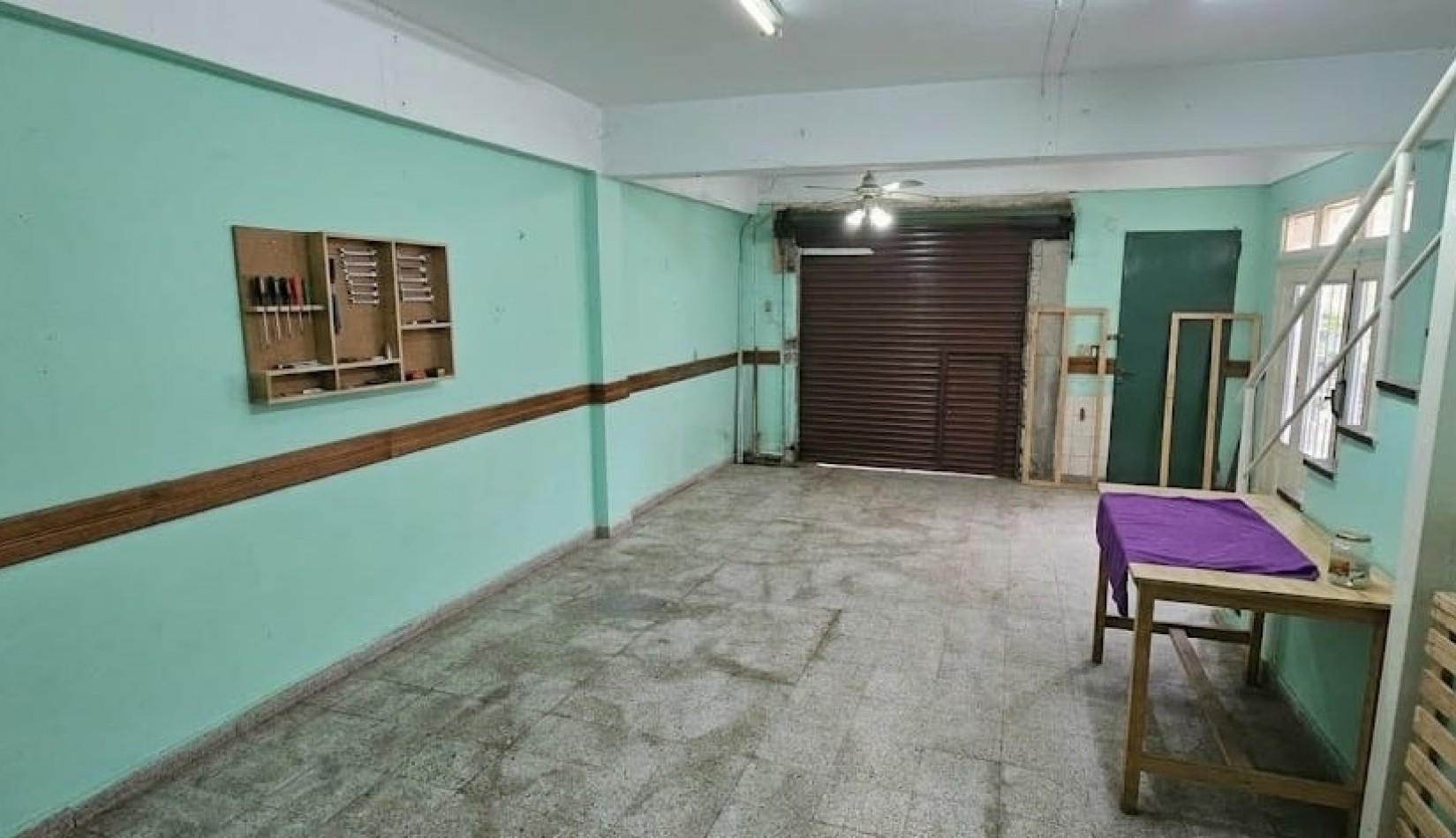 LOCAL COMERCIAL DE 80M2, CON VIVIENDA DE 4 AMBIENTES. 