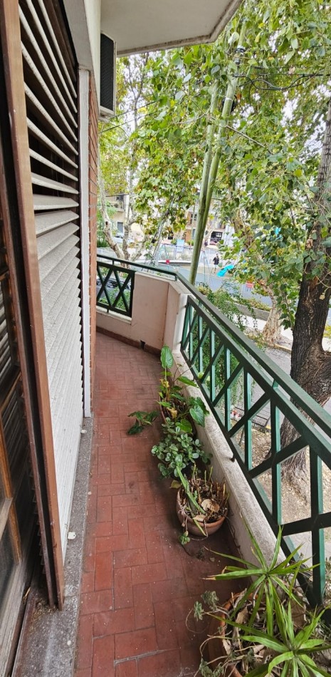 LOCAL COMERCIAL DE 80M2, CON VIVIENDA DE 4 AMBIENTES. 