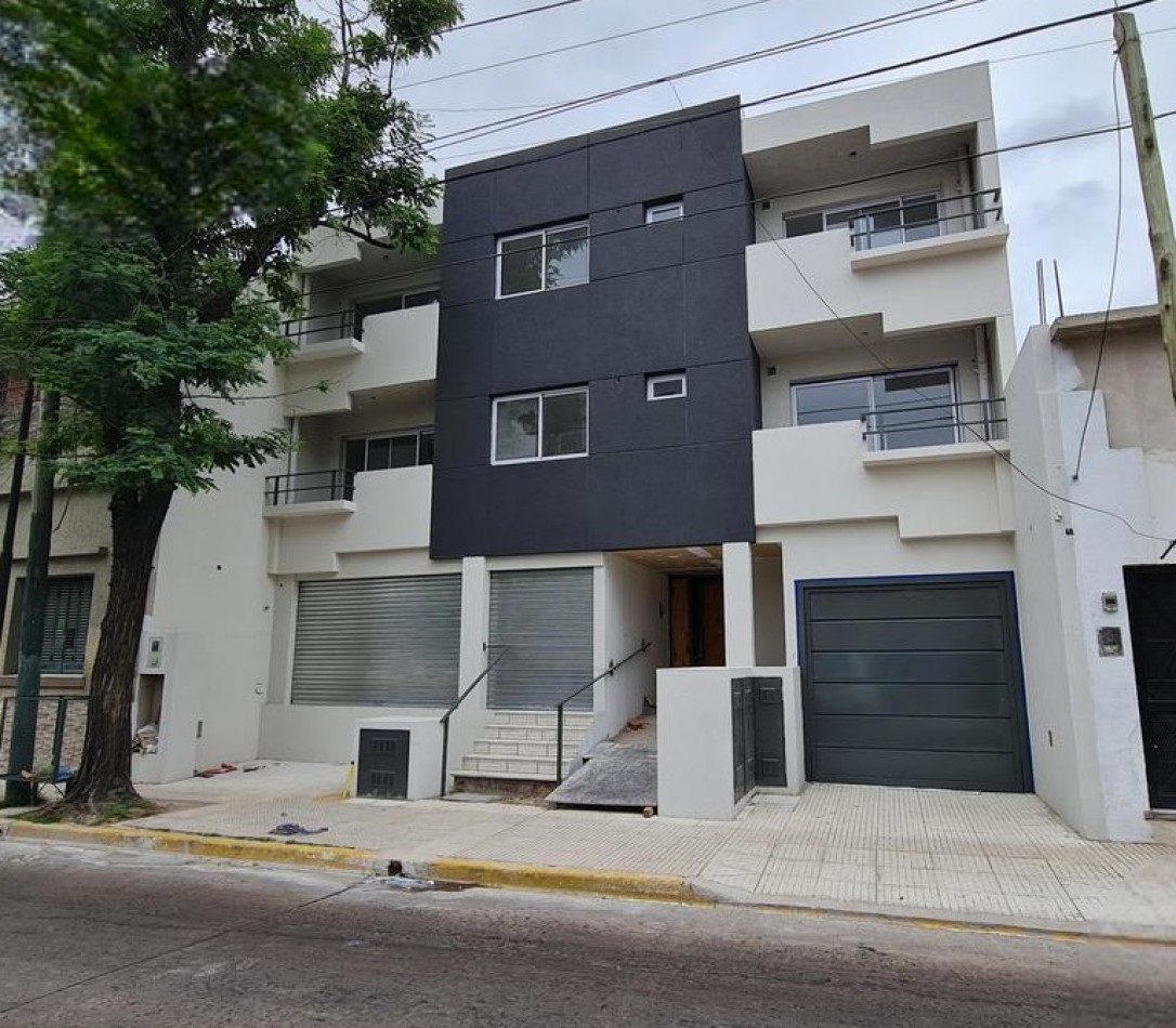 DEPARTAMENTO 2 AMBIENTES EN PLANTA BAJA CON PATIO A ESTRENAR, SUPERFICIE TOTAL 83M2.