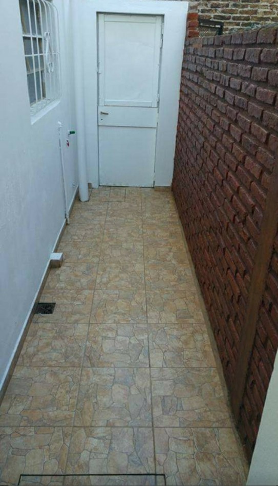 PH TIPO CASA EN PLANTA BAJA AL FRENTE DE 2 AMBIENTES, EN ALQUILER.