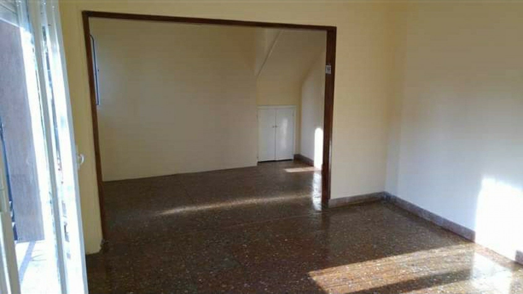 PH TIPO CASA EN PLANTA BAJA AL FRENTE DE 2 AMBIENTES, EN ALQUILER.