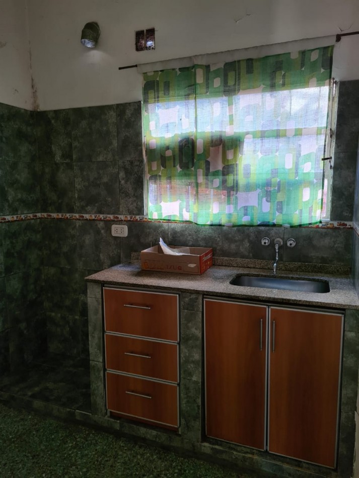 PH TIPO CASA EN PLANTA BAJA AL FRENTE DE 2 AMBIENTES, EN ALQUILER.