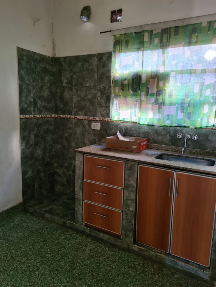 PH TIPO CASA EN PLANTA BAJA AL FRENTE DE 2 AMBIENTES, EN ALQUILER.