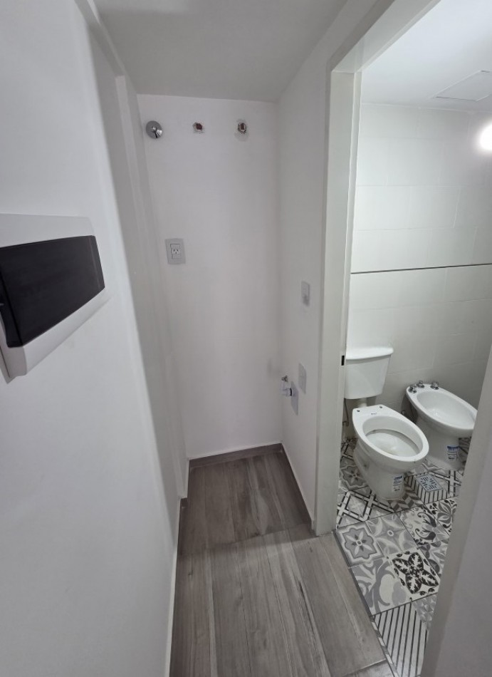 MONOAMBIENTE INTERNO, PISO 1°, DTO E, A ESTRENAR, 21M2.