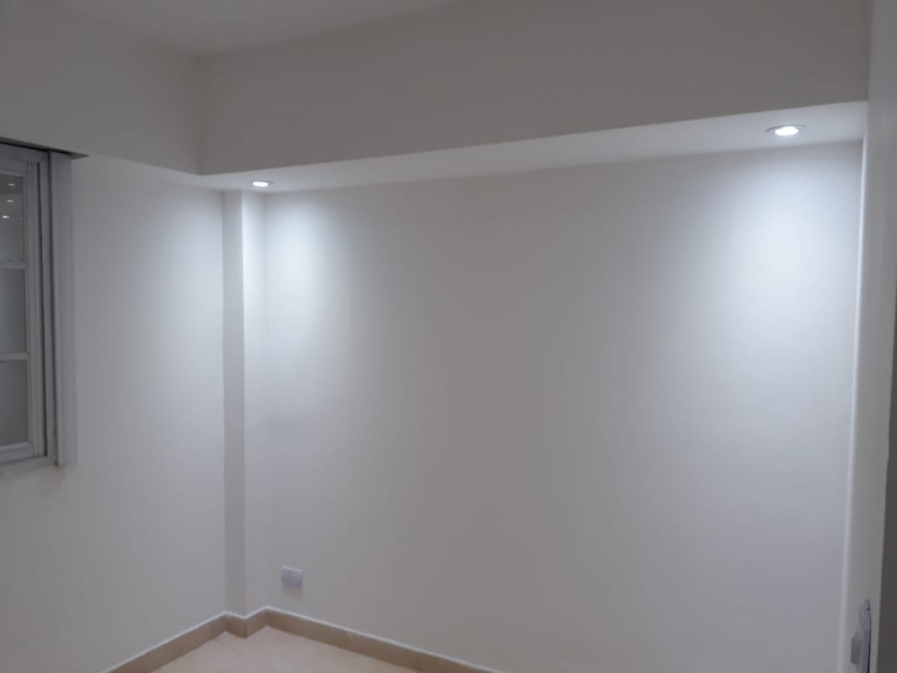 MONOAMBIENTE DIVIDIDO EN PRIMER PISO AL FRENTE.