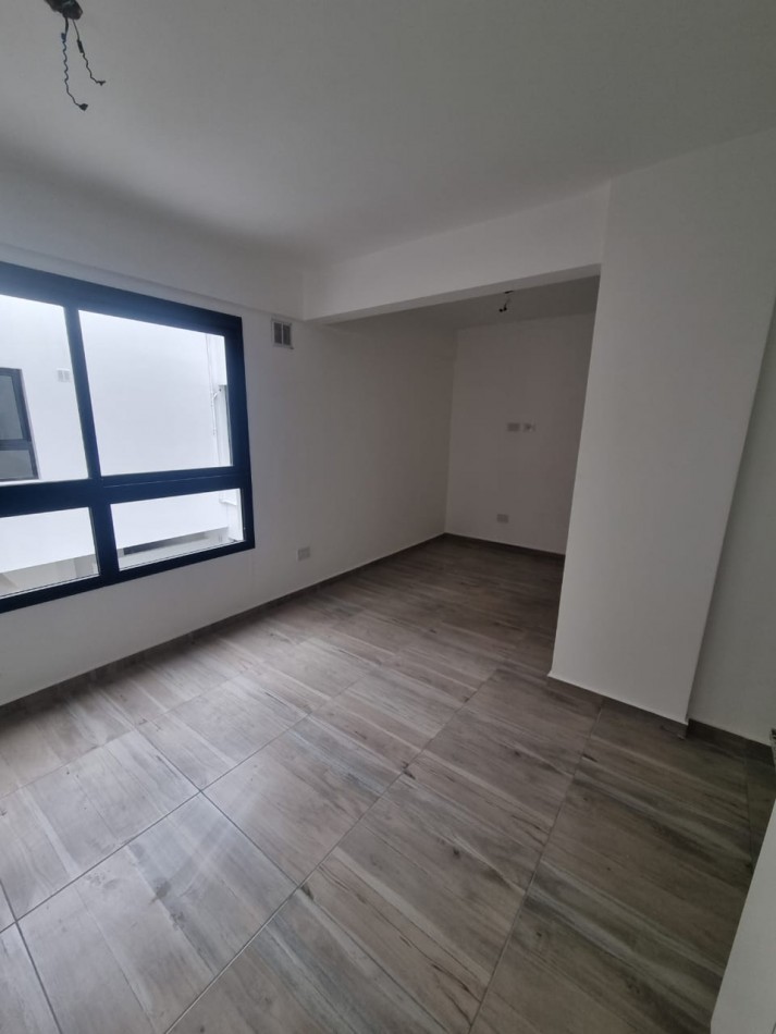 MONOAMBIENTE EN 2° PISO, INTERNO 21M2.
