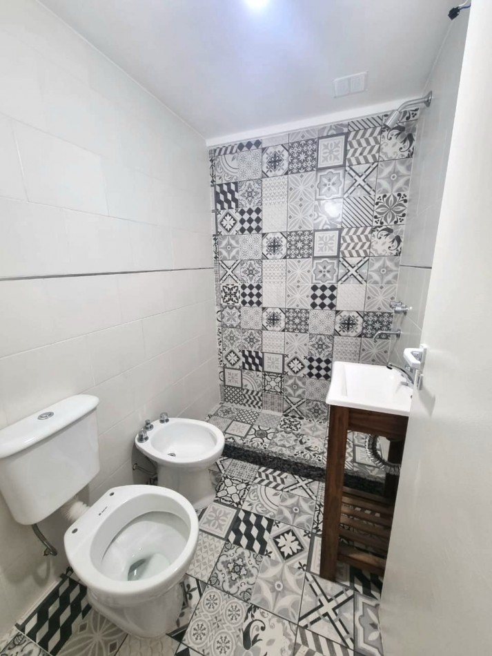 MONOAMBIENTE EN 2° PISO, INTERNO 21M2.