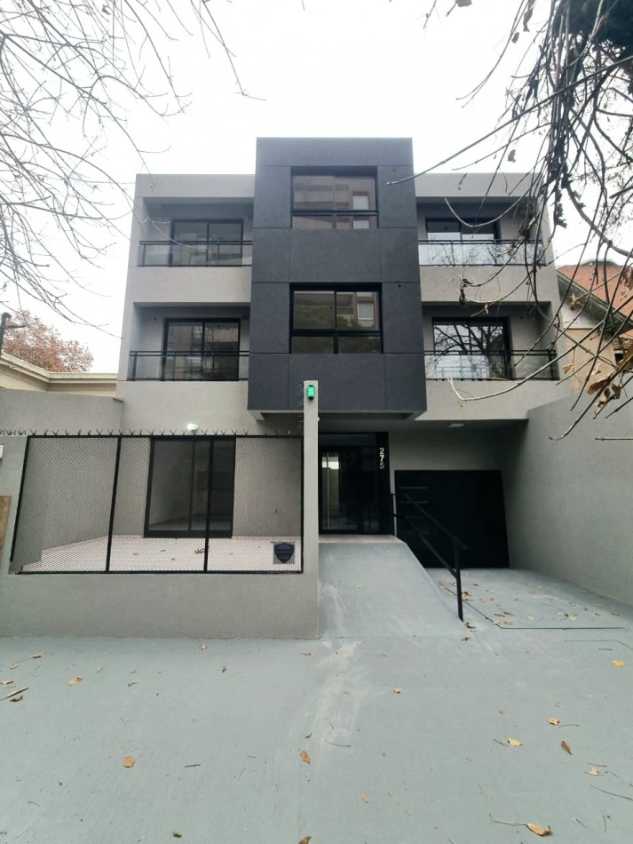 MONOAMBIENTE EN 2° PISO, INTERNO 21M2.
