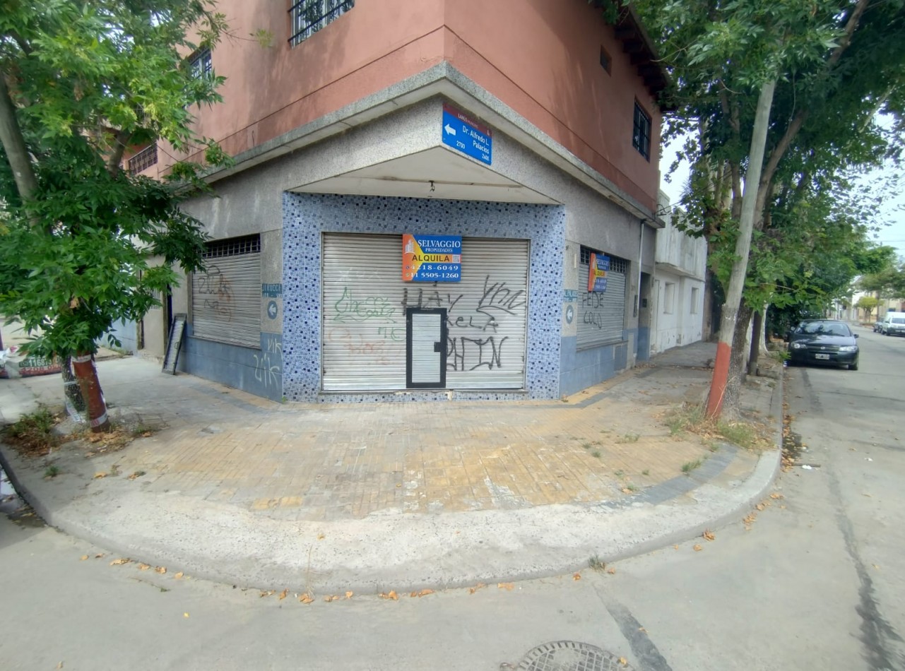 LOCAL COMERCIAL SOBRE ESQUINA 60M2, VALENTIN ALSINA.