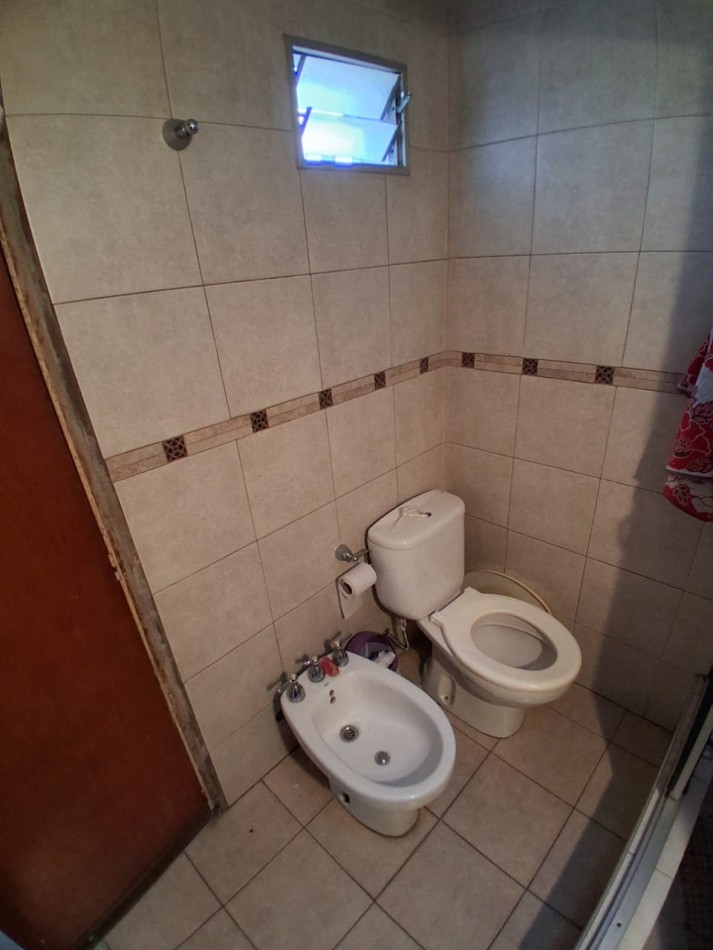 CASA DE 3 AMBIENTES EN PLANTA ALTA CON GALPON DE 260M2