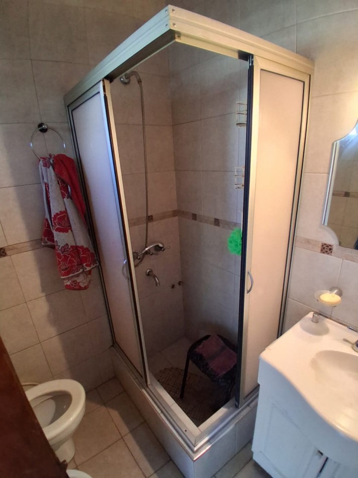 CASA DE 3 AMBIENTES EN PLANTA ALTA CON GALPON DE 260M2