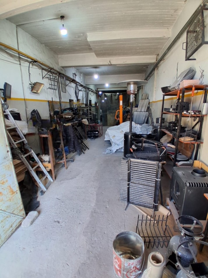 CASA DE 3 AMBIENTES EN PLANTA ALTA CON GALPON DE 260M2