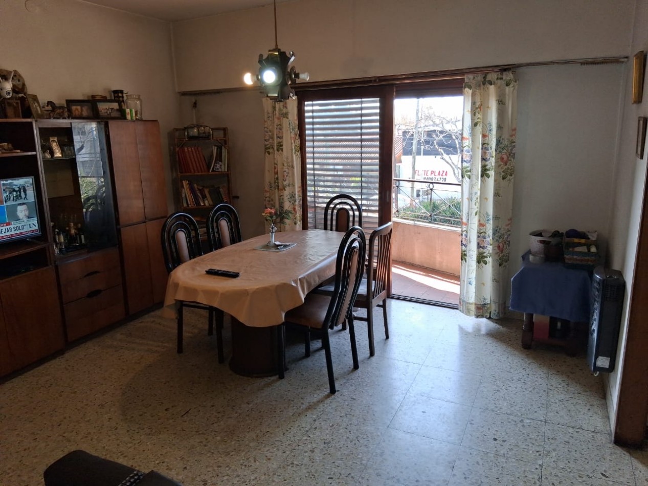 CASA DE 3 AMBIENTES EN PLANTA ALTA CON GALPON DE 260M2