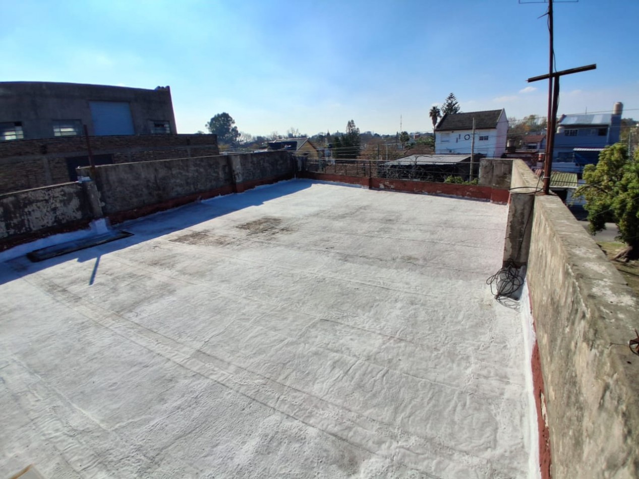 CASA DE 3 AMBIENTES EN PLANTA ALTA CON GALPON DE 260M2