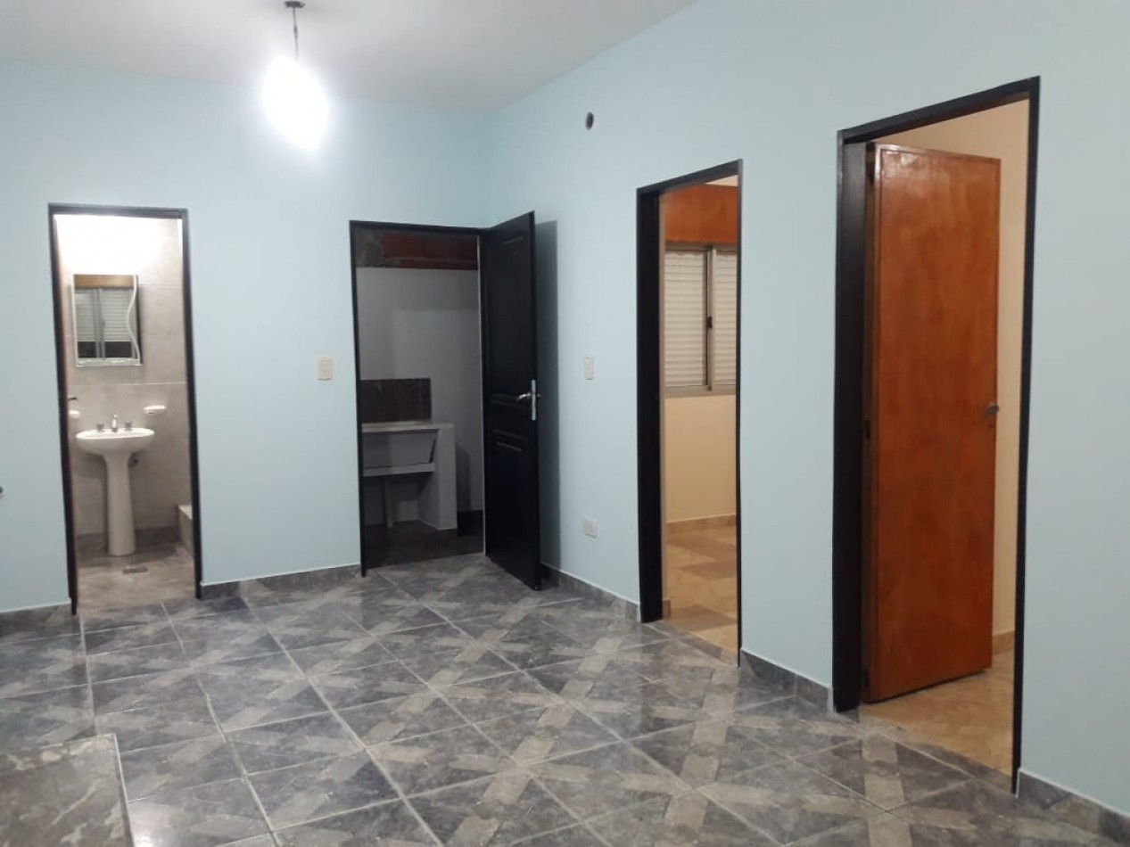 PH TIPO CASA, 3 AMBIENTES CON PATIO, LOMAS DE ZAMORA.