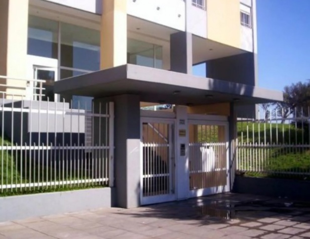 Departamento de 3 ambientes, piso 14, torres Pueyrredon. Excelente vista panoramica. 