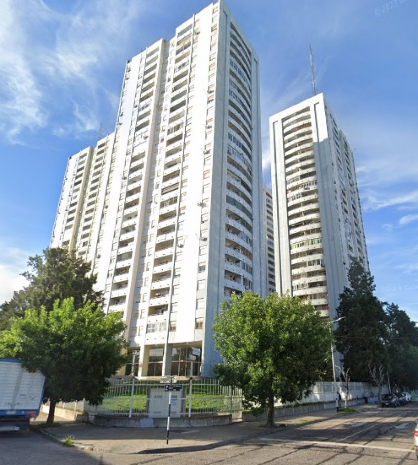 Departamento de 3 ambientes, piso 14, torres Pueyrredon. Excelente vista panoramica. 