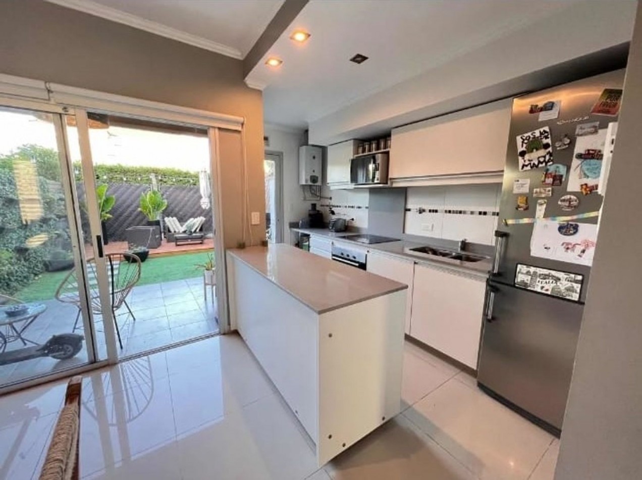 EXCELENTE DUPLEX DE 4 AMBIENTES AL FRENTE SOBRE LOS LOTES EXTERNOS DEL BARRIO NUEVO QUILMES.