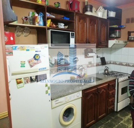 TRIPLEX DE 5 AMBIENTES,CON DOS COCHERAS, PERMUTA, AVELLANEDA.