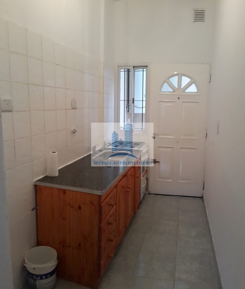 PH DE 3 AMBIENTES EN PLANTA BAJA AL FRENTE CON PATIO. 73M2. LLAVALLOL.